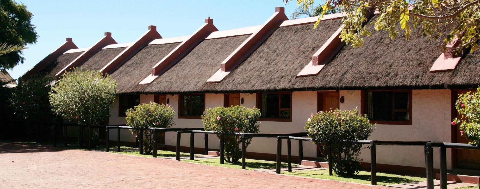 Cest Si Bon Hotel Otjiwarongo Ngoại thất bức ảnh