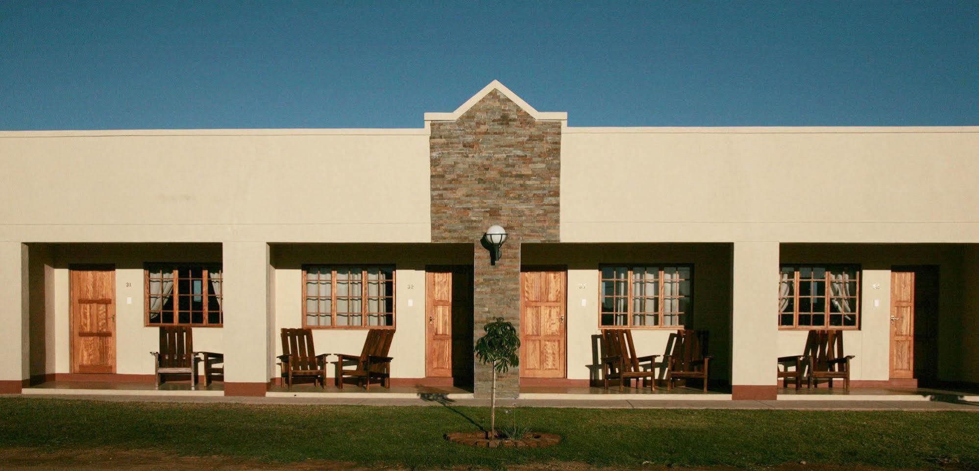 Cest Si Bon Hotel Otjiwarongo Ngoại thất bức ảnh